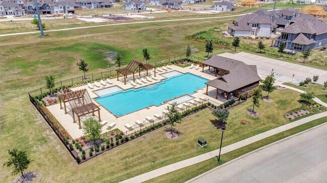 Building Photo - 3119 Grandview Dr