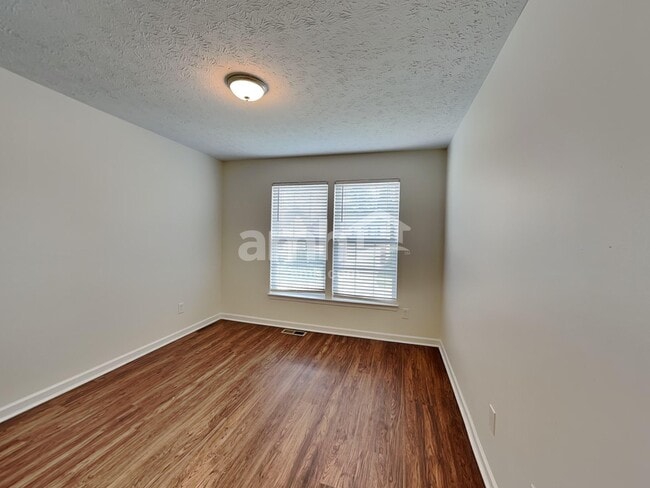 Building Photo - 257 Bannock Dr