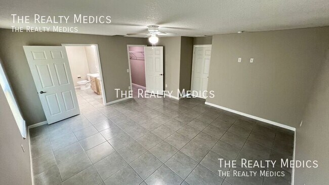 Building Photo - 1550 Pace Dr NW