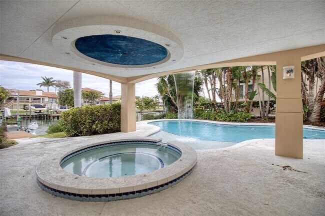 Building Photo - 131 Sands Pt Dr