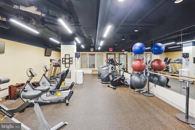 Building Photo - 5500 Holmes Run Pkwy