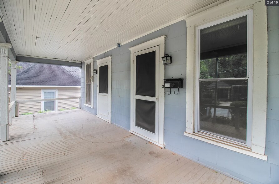 Building Photo - 689 Vernon Ave SE