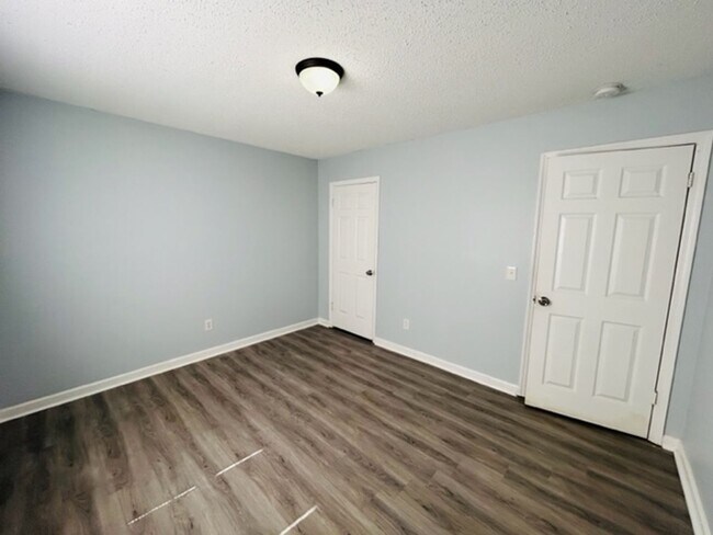 Building Photo - 4433 Torrance Dr NW