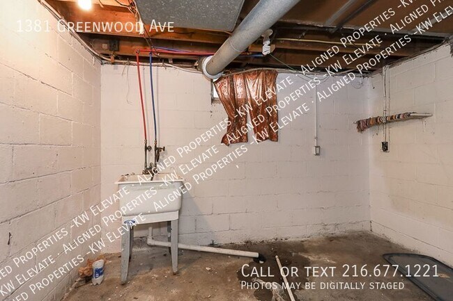 Building Photo - 1381 Greenwood Ave