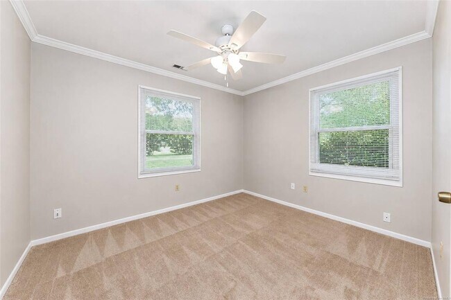 Building Photo - 107 Cardinal Acres Dr
