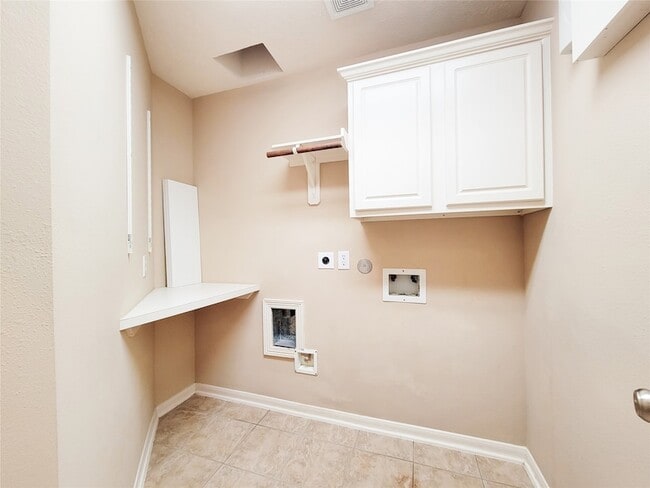 Building Photo - 206 Whispering Ridge Terrace