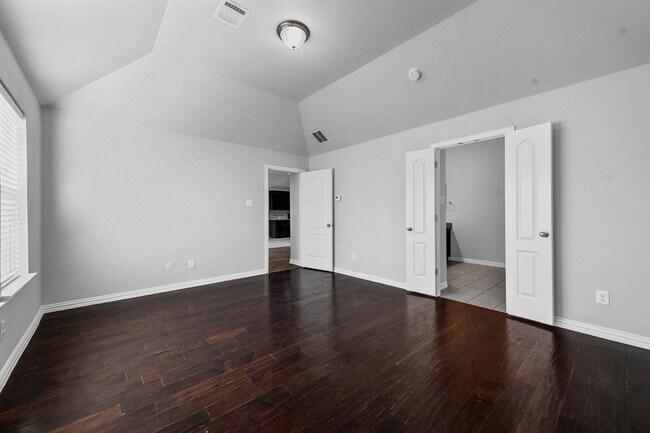 Building Photo - Charming 1-Story 4 Bedroom 2 Bathroom in L...