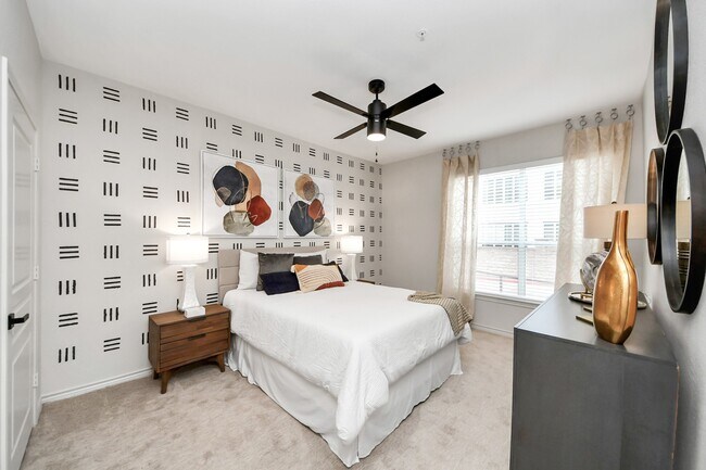 Building Photo - 3003 Memorial Ct