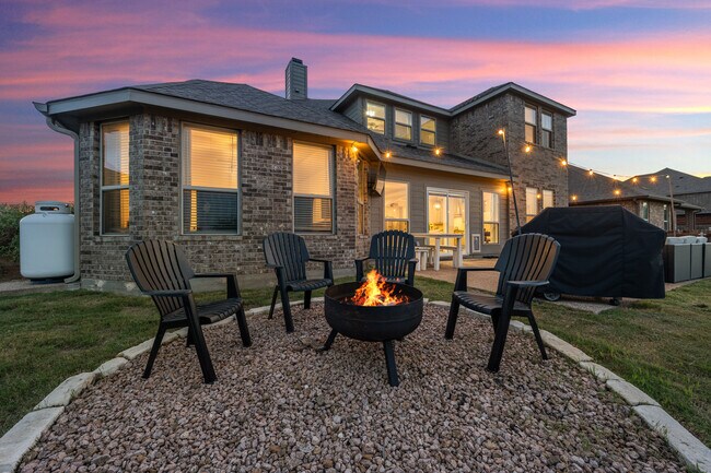 Building Photo - 1074 Waverly Dr