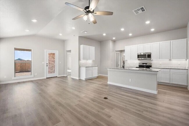 Building Photo - Perfect 4 bedroom 2 bath Home in South Lubbock