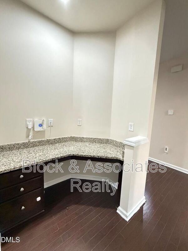 Building Photo - 1017 Magnolia Blossom Ln