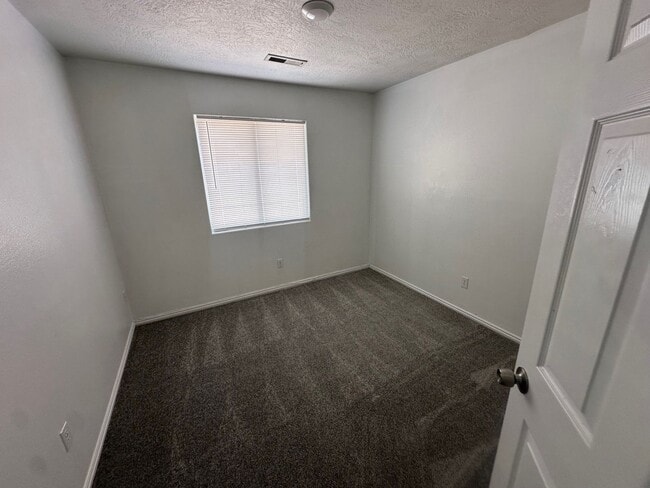 Building Photo - Duplex Property near the Mall