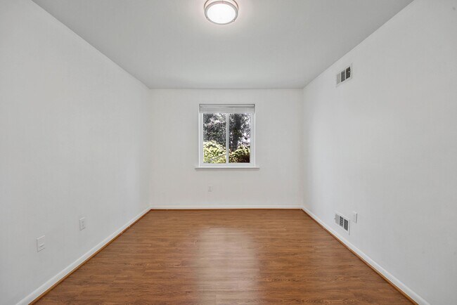 Building Photo - 12883 Cara Dr