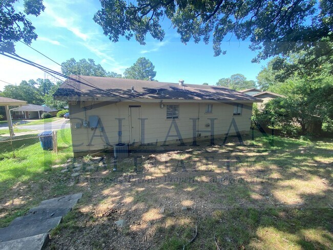 Building Photo - NLR 2 Bedroom Home
