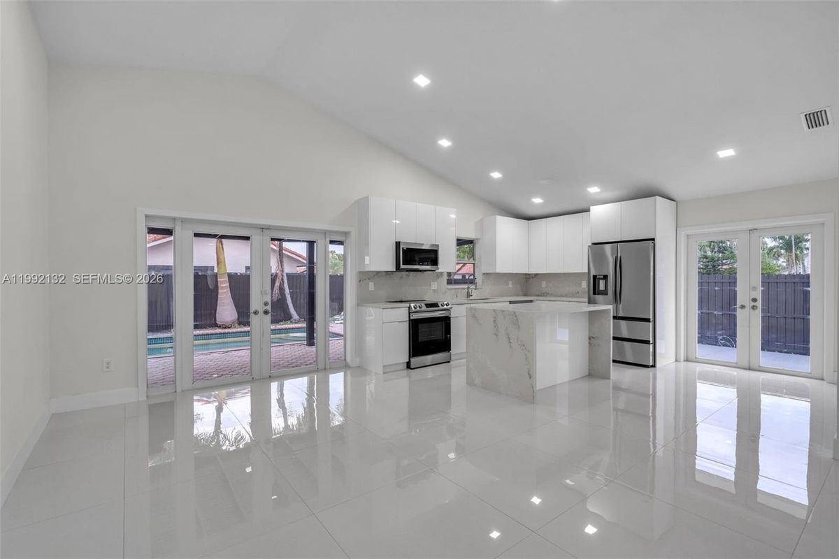 Building Photo - 803 NW 133rd Ct