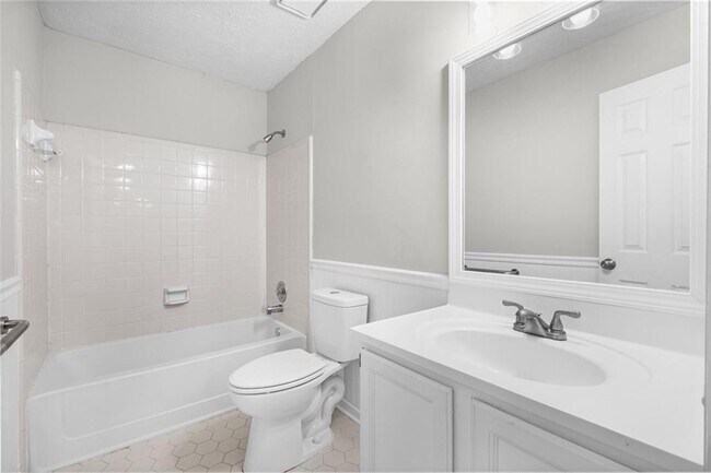 Building Photo - 1194 Meadow Oaks Dr NW