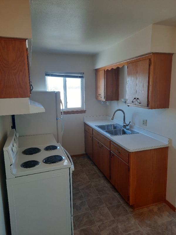 Building Photo - 114 Stimpson St