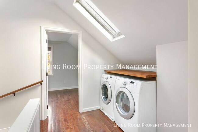 Building Photo - 7096 N Cambridge Ave