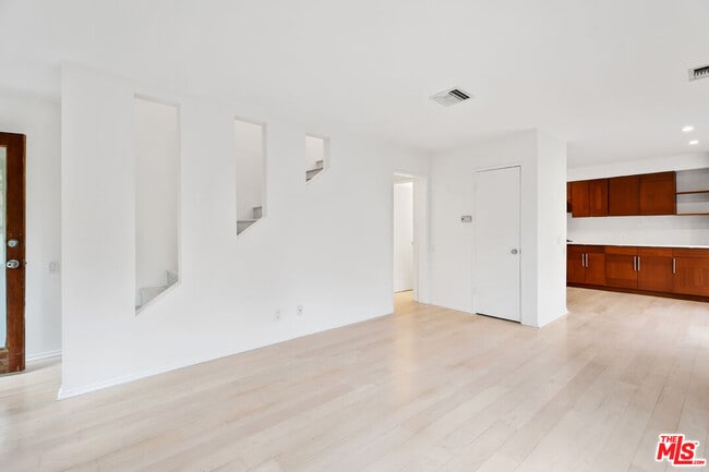 Building Photo - 110 Dudley Ave