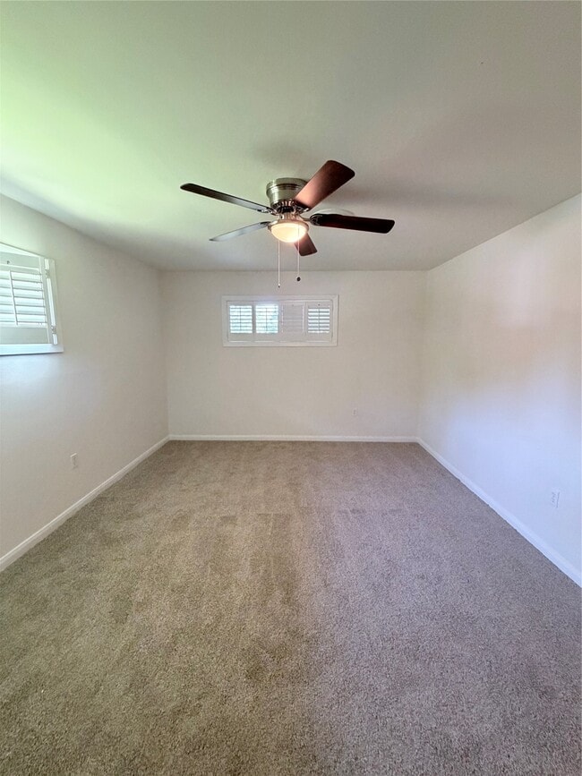 Building Photo - 807 W Murrill Ave