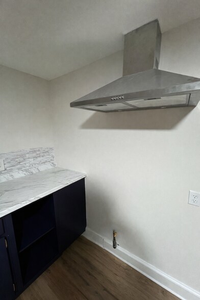 Building Photo - 130 Dartmouth Ave