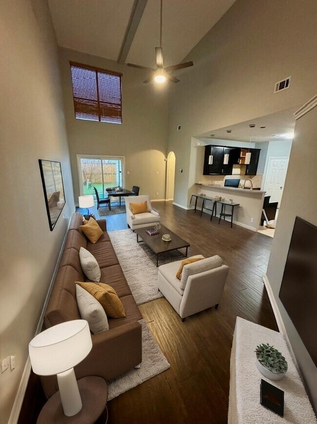 Building Photo - 12511 Silver Cup