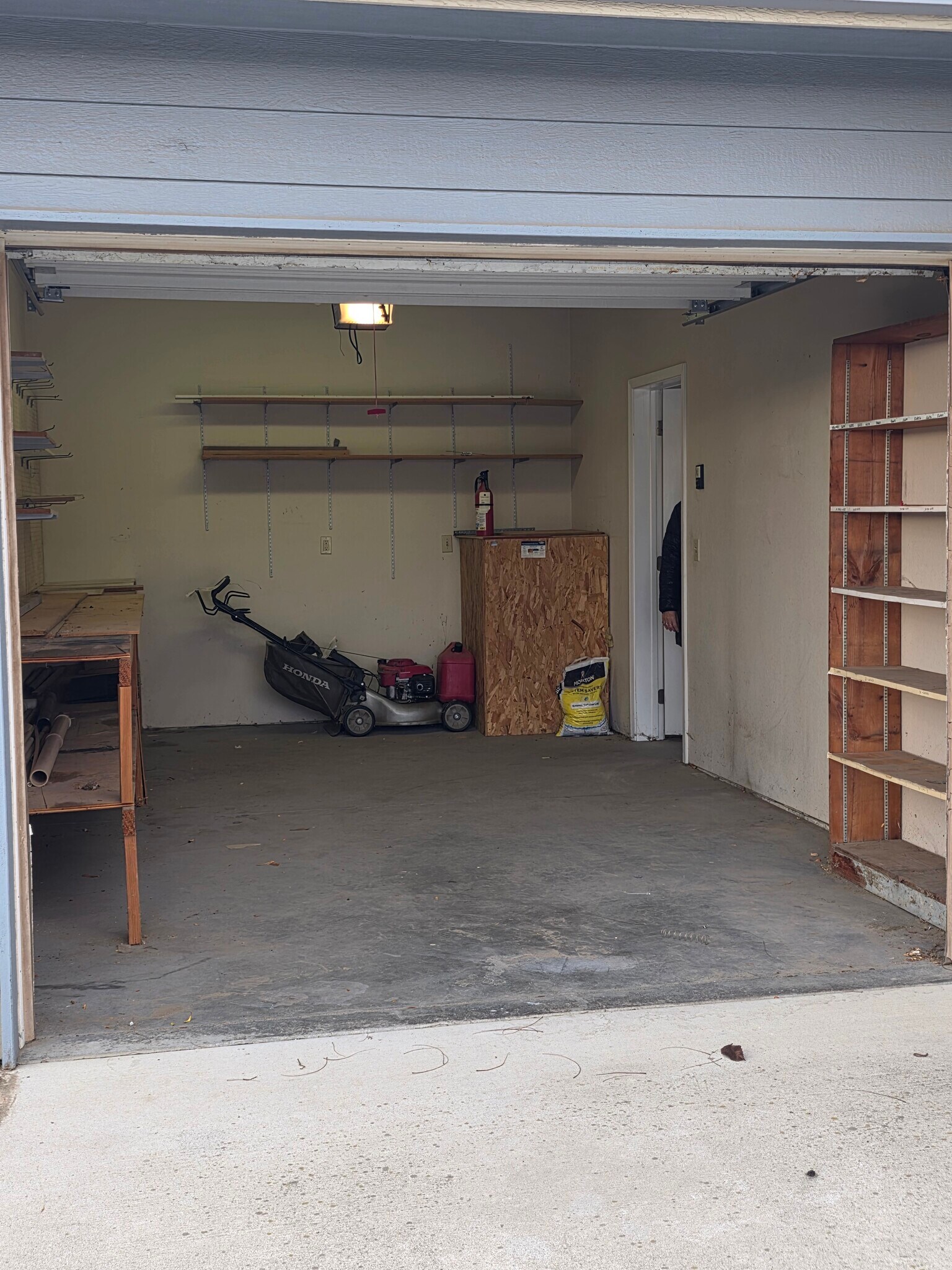 Building Photo - 208 Sunset Ln