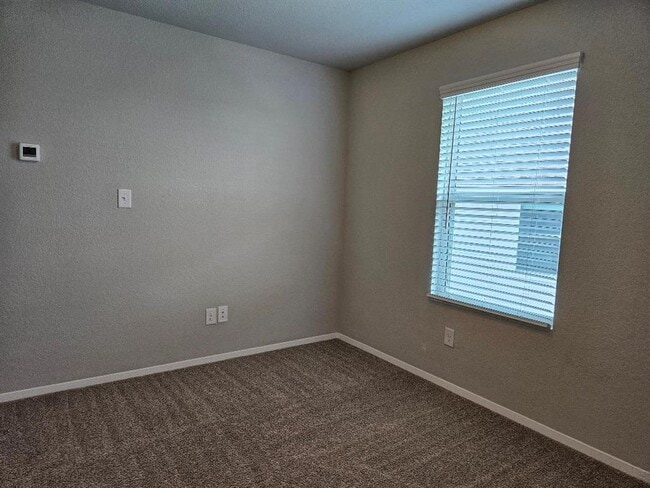 Building Photo - 110 Lavender Ln