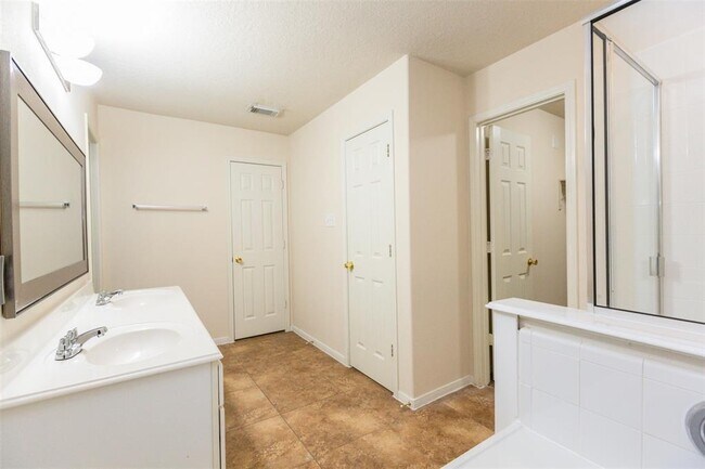 Building Photo - 2659 Cypressvine Dr