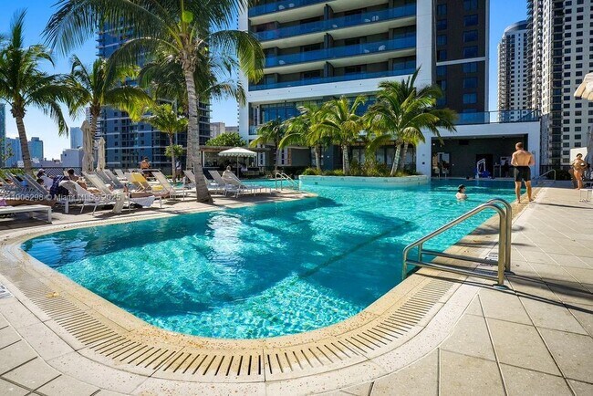 Building Photo - 159 NE 6th St