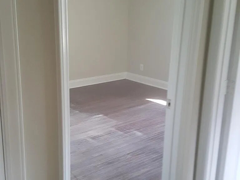Building Photo - 3118 Eastwood Dr