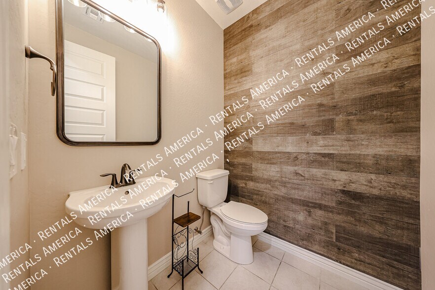 Building Photo - 22483 N 95th Dr