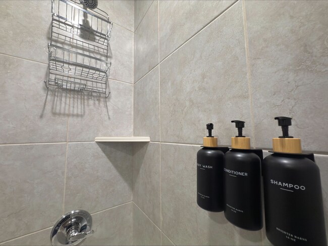 Building Photo - 1204 N 8th St