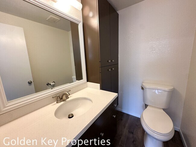 Building Photo - Ocean-View 2BR/2.5BA Townhome in Cardiff!