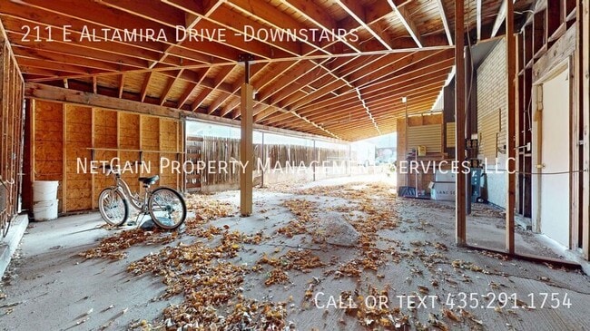 Building Photo - 211 E Altamira Dr