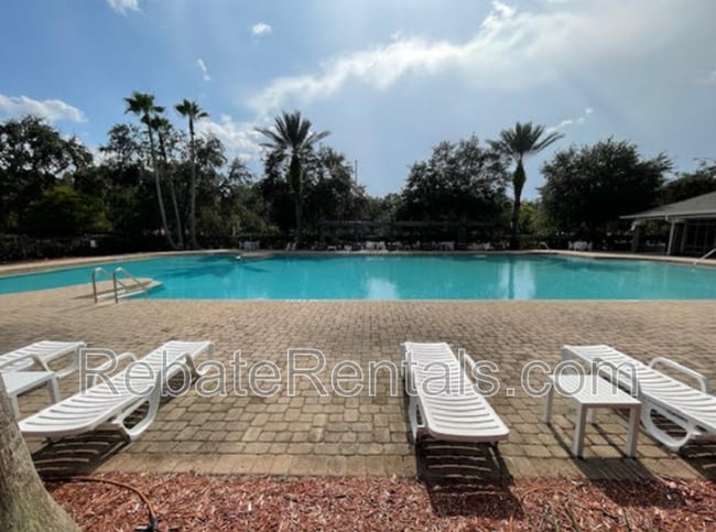 Building Photo - 13026 Sunset Lake Dr