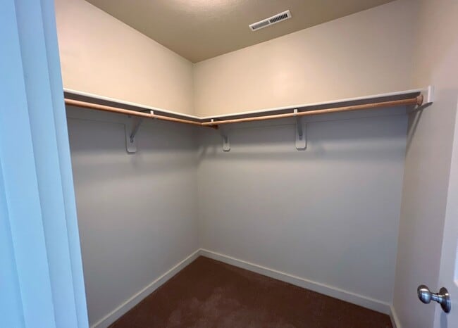 Building Photo - Mid-Term Unfurnished, 3 Bed 2.5 Bath Condo