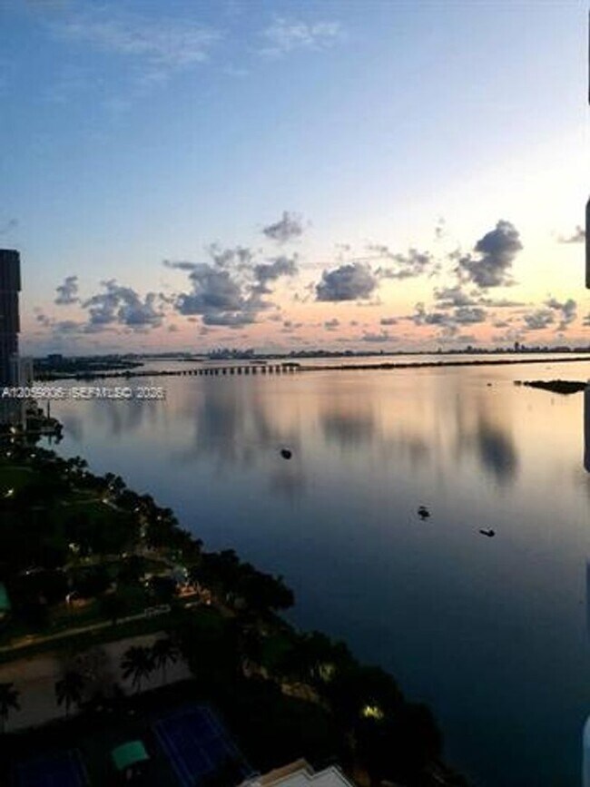 Building Photo - 1717 N Bayshore Dr