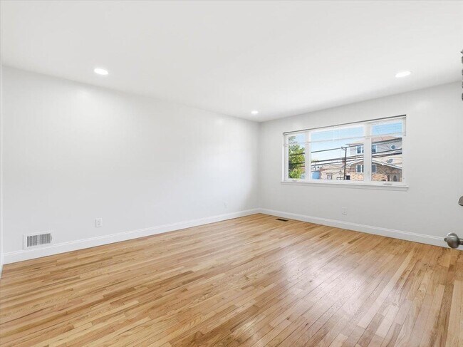 Building Photo - 119 Bergen St