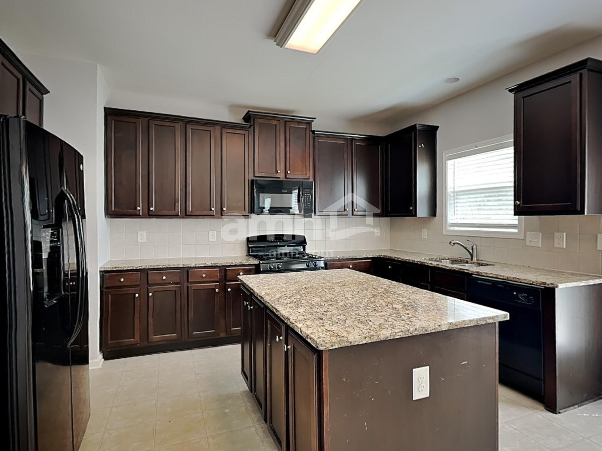 Building Photo - 3613 Walking Stick Way NE