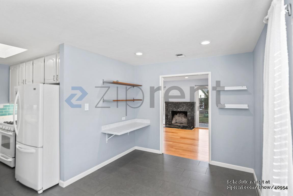Building Photo - 33125 Basswood Ave