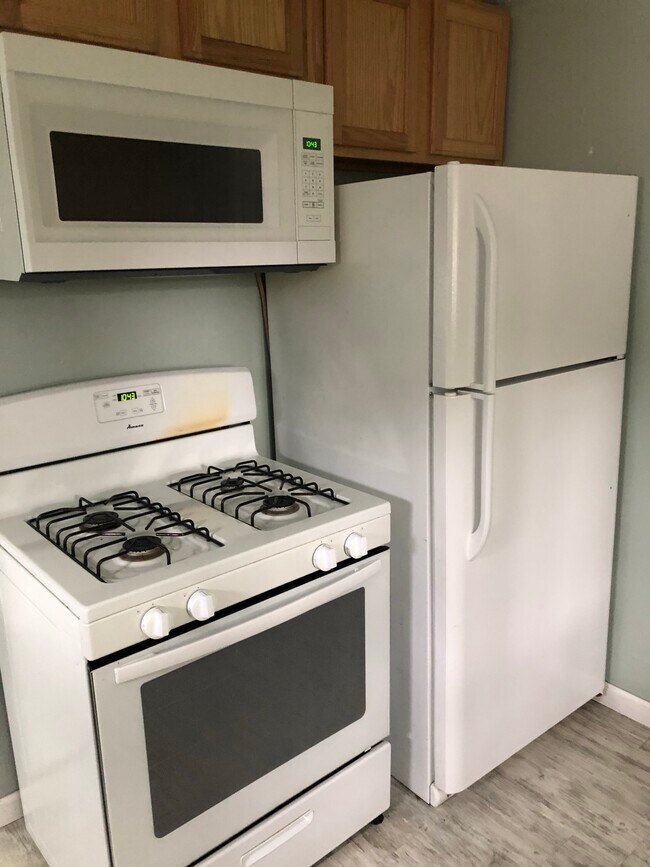 Building Photo - 208 Green St