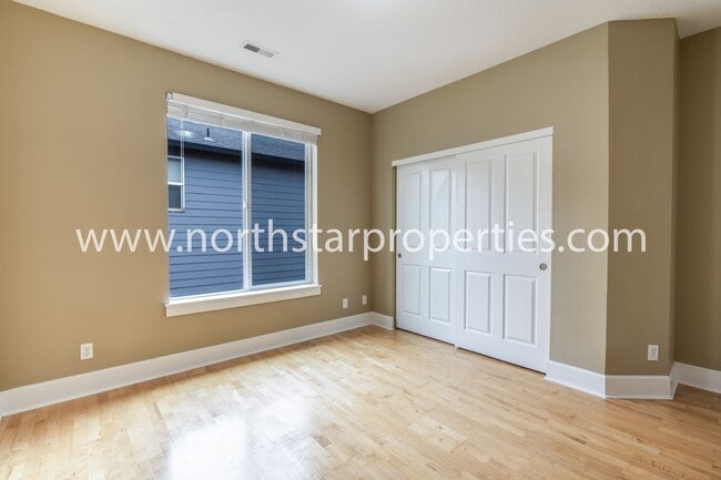 Building Photo - 20462 SW Arnold Pl