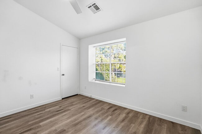 Building Photo - 18804 N 33rd Dr