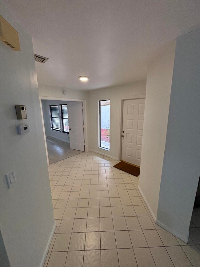 Building Photo - 5527 Ashpon Ct