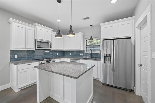 Building Photo - 610 E Shepherd St