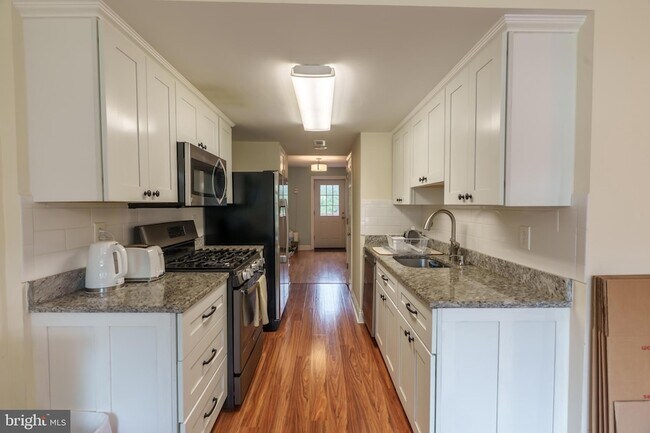 Building Photo - 5776 Yellowrose Ct