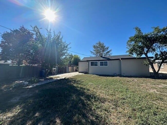 Building Photo - 2928 W Lehi Dr