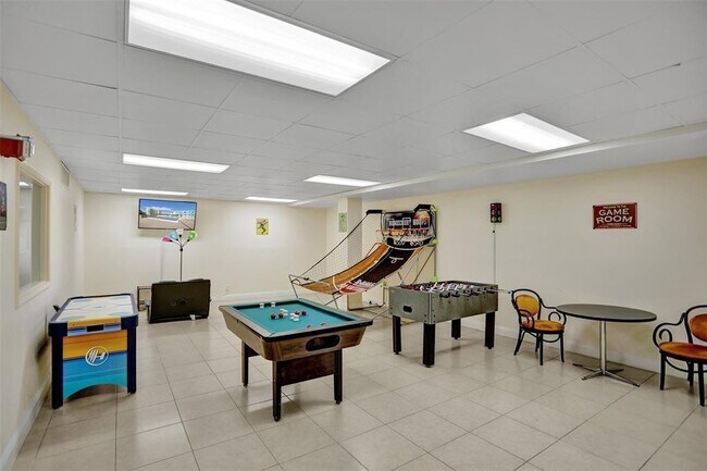 Building Photo - 111 Briny Ave