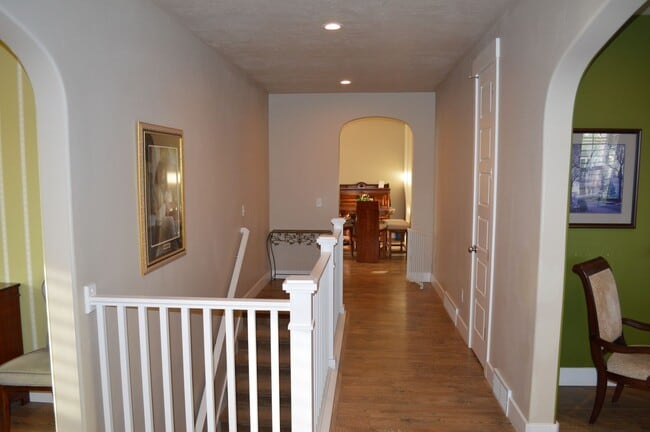 Building Photo - Luxurious 4-Bedroom Home with Mother-in-Law Suite